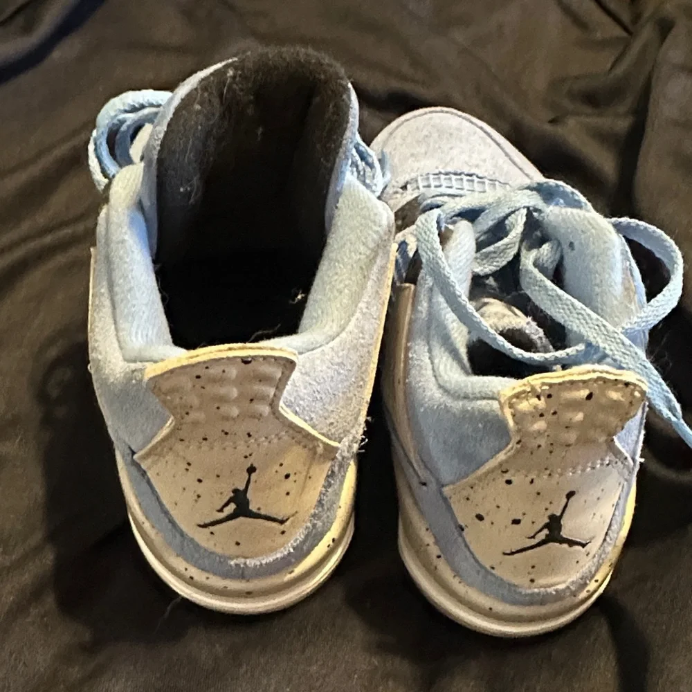 Jordan Kids Light Blue Sneakers - Picture 3 of 7